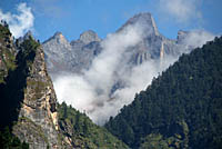 Clouds and mountains en route to Chame