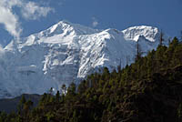 Annapurna mountain en route to Manang